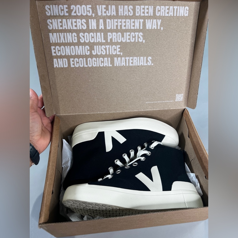 Veja Women Wata II Canvas Black Sneakers